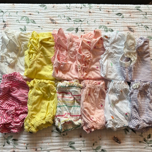 Baby GAP Mix and Match Ruffle Body Suit & Bloomer Sets (6 outfits) - Picture 2 of 13